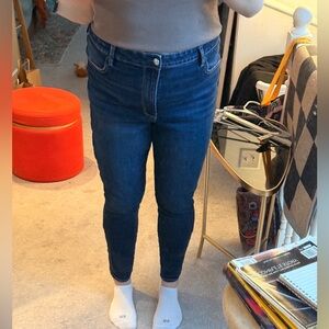 American Eagle Outfitters Relaxed Fit Jeans - Dark Blue